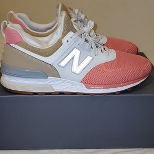 New Balance sneakes